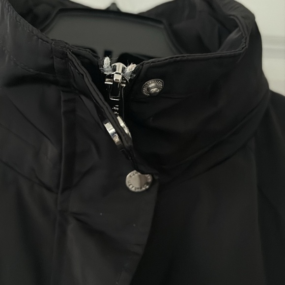 Elegant Black Women's Coat - Picture 4 of 6